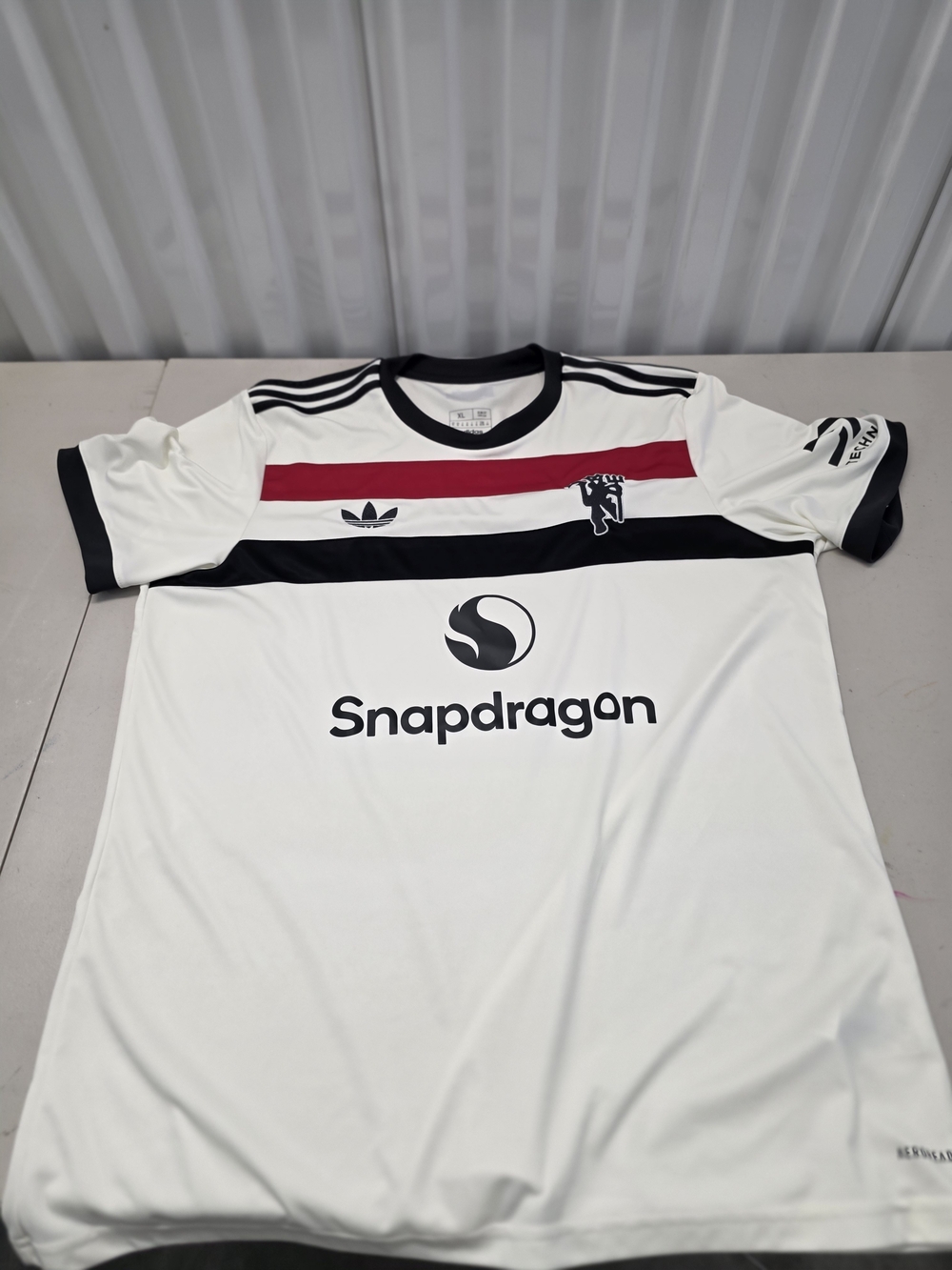 Manchester United Jersey Mens XL White Soccer Adidas Snapdragon Aeroready